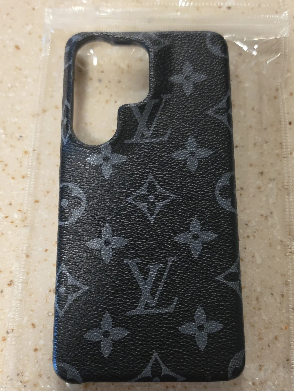 Fashion L V Black Monogram Canvas Phone Case for S26 Ultra.